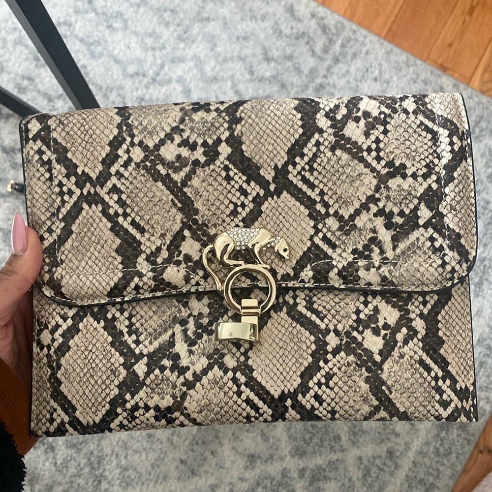 Snakeskin cross body bag 🐍